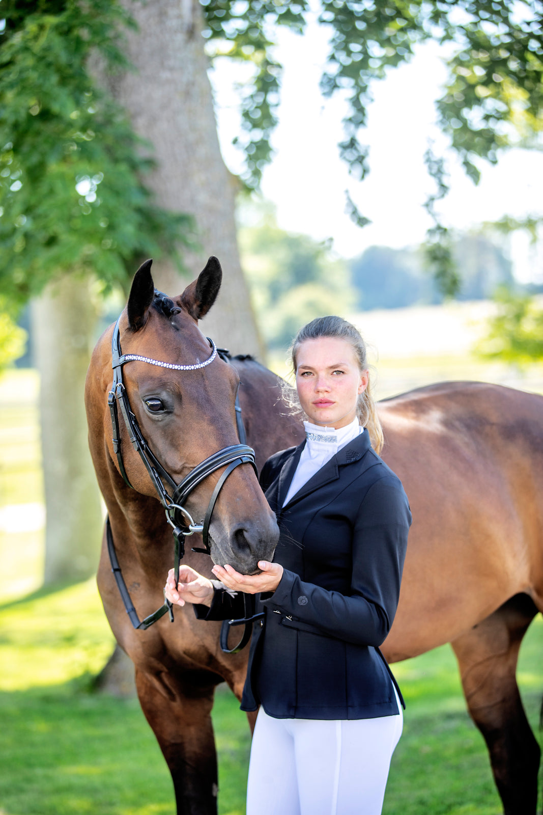 Equipage Tora Plastron