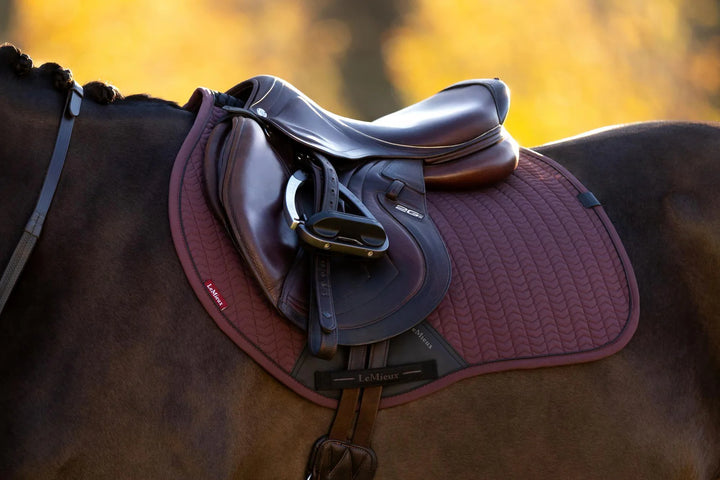 LeMieux Essence Eurojump Square underlag