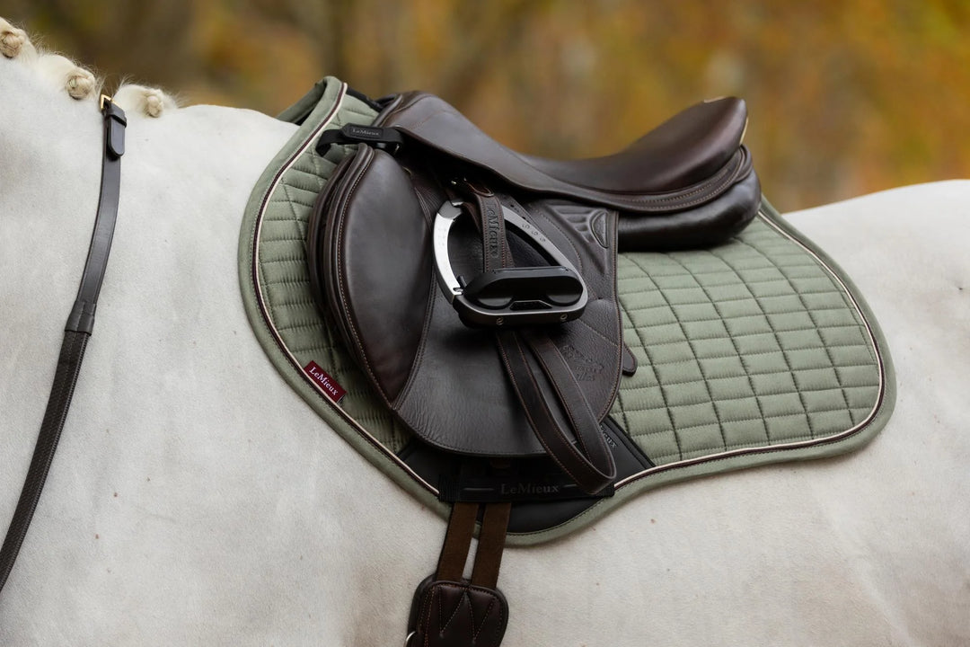 LeMieux Classique Suede Square CC underlag