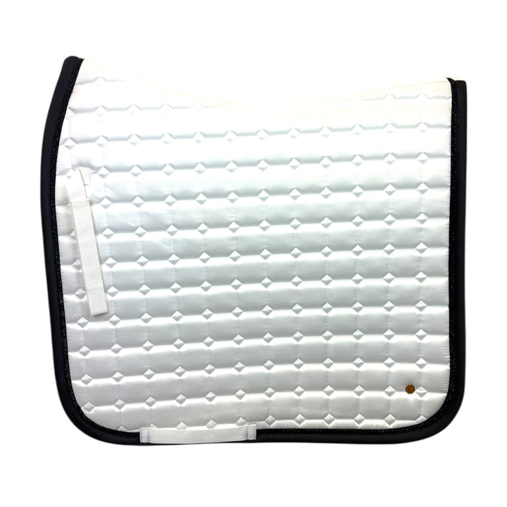 Hvidt underlag med glimmerkant