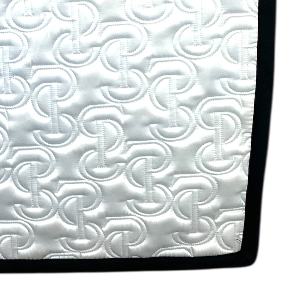 Ps of Sweden Big Logo Quilt dressurunderlag med pude