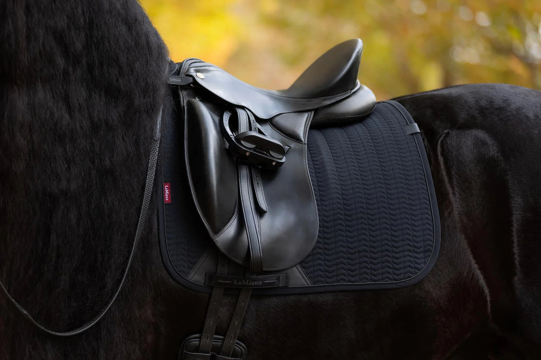 LeMieux Essence Dressage Square underlag